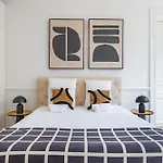 Beautiful 3 Bedroom With Balcony In Le Marais & Bastille On Foot * París
